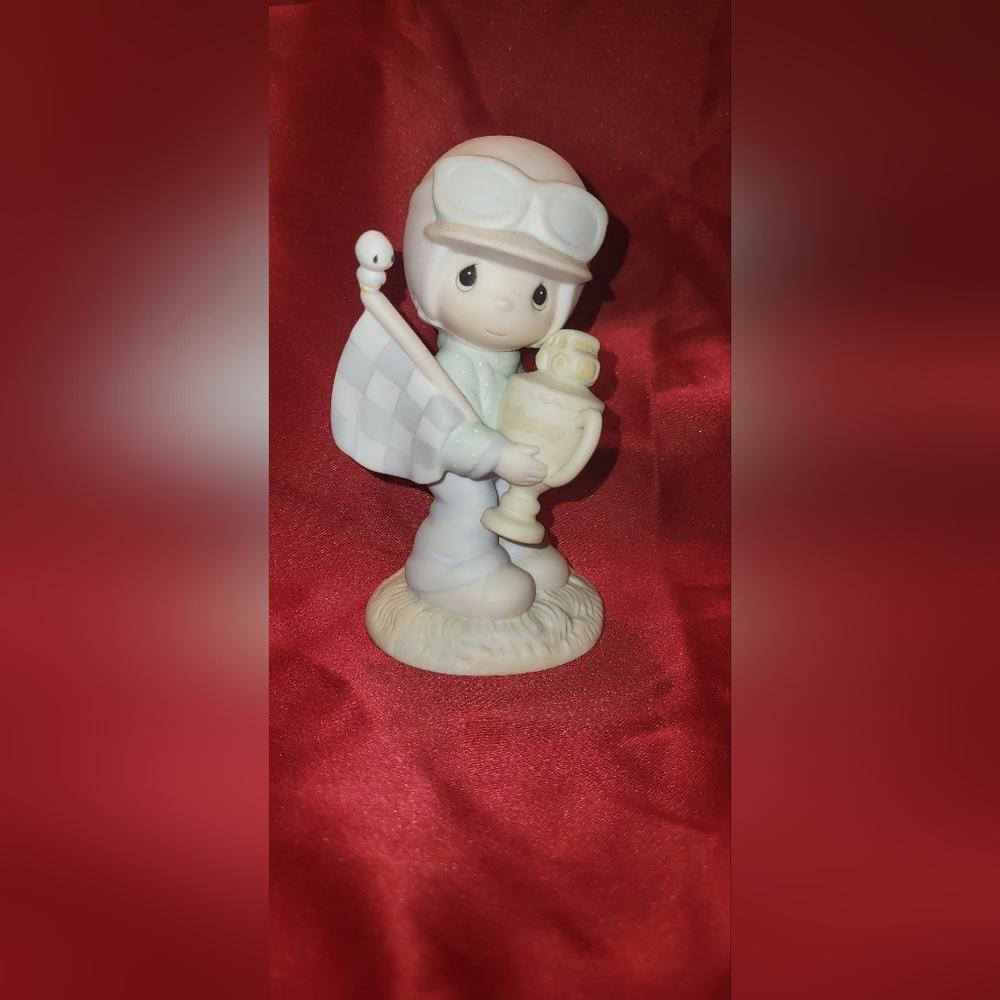 🏁 Precious Moments “Trust In The Lord To The Finish” Figurine (1984, Enesco) 🏆